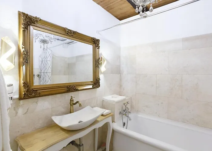 A Castle Spirit In Chateau Du Chatelard Apartment *